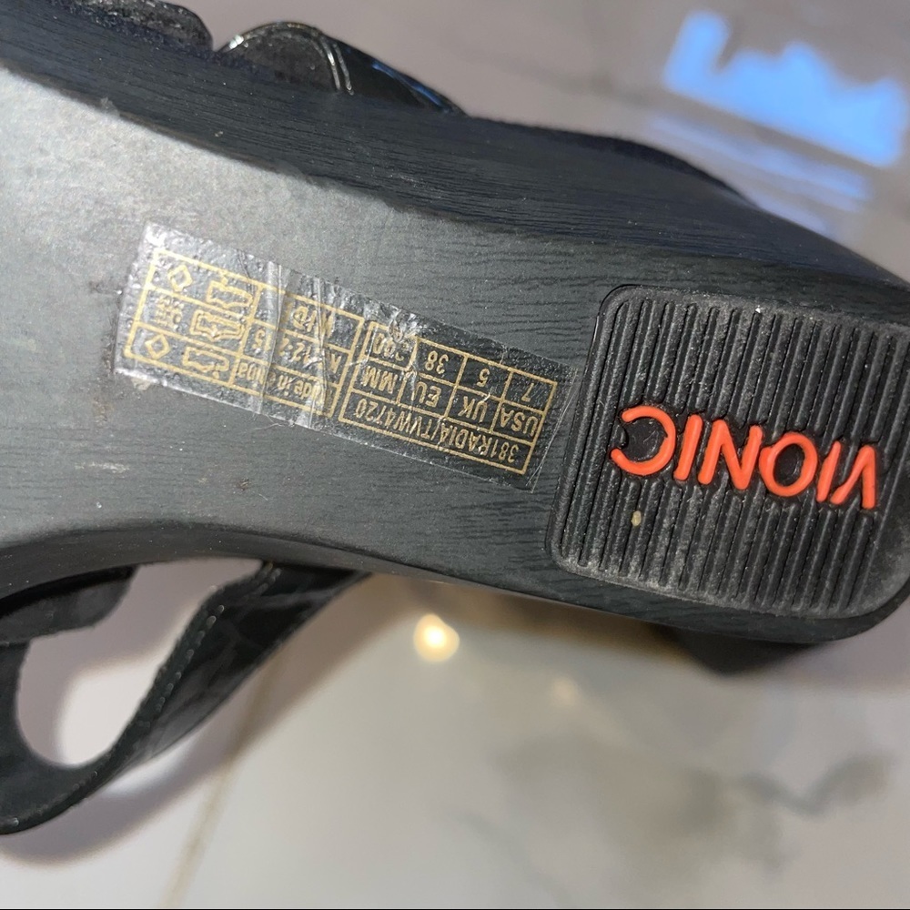 Vionic Black Comfort Sandal - Picture 2 of 6